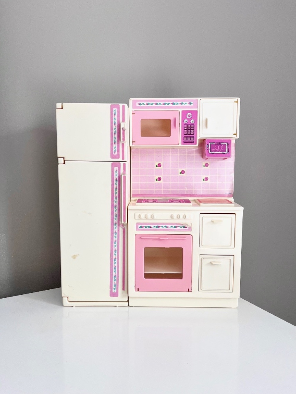 Vintage Barbie Sweet Roses fridge and stove set - Barbie dollhouse kitchen